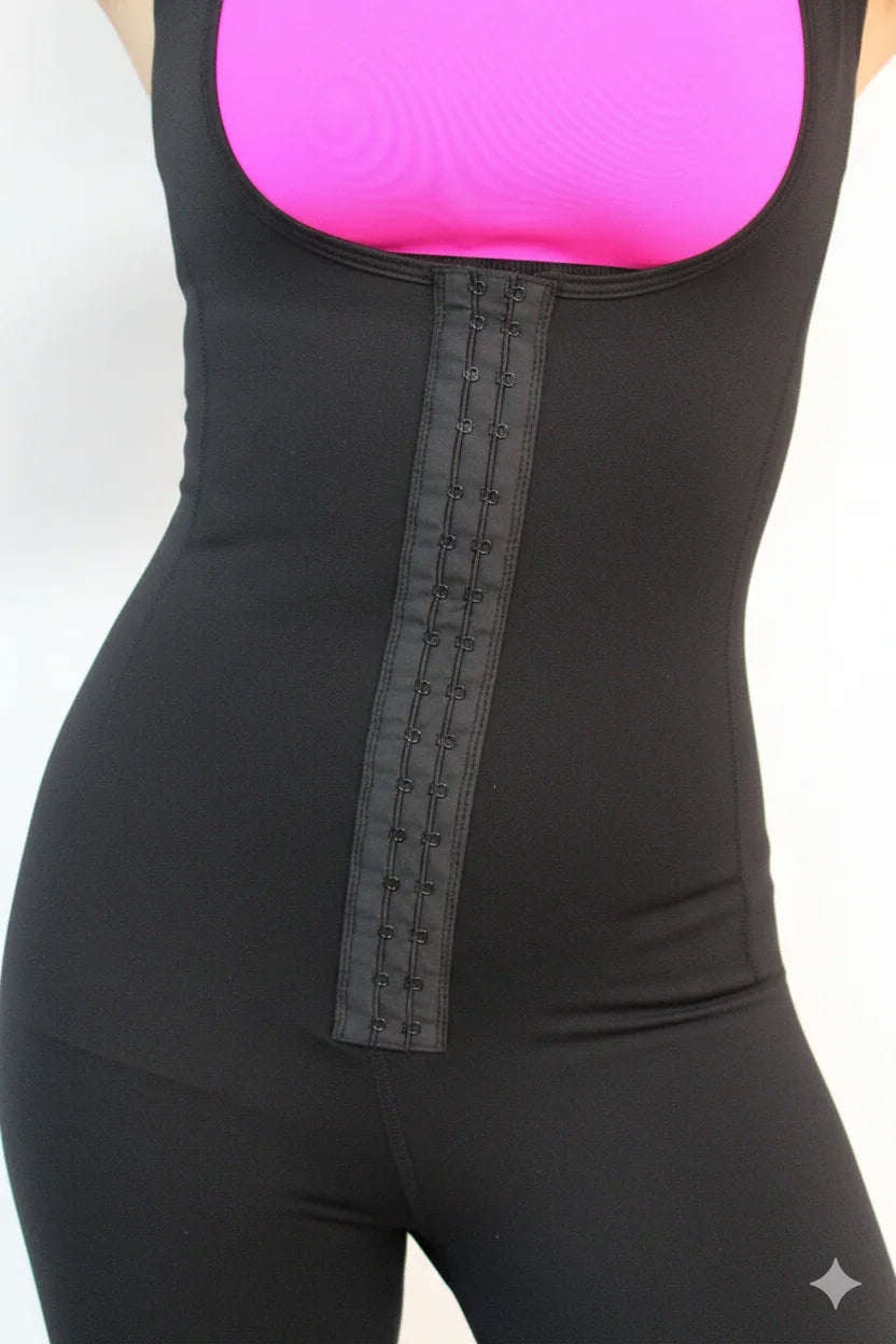 Detalle de broches ajustables en Enterizo Shaper Térmico Sutil Fajas - Sistema de abrochadura frontal para alta compresión y soporte abdominal.