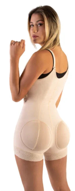 Vista posterior de enterizo corto moldeador Sutil Fajas en color negro - Prenda de control con efecto de realce natural y diseño ergonómico.