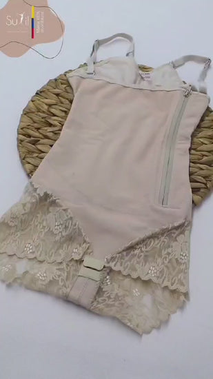 Video demostrativo de faja cachetero térmico Sutil Fajas - Detalle en movimiento de cierre lateral, costuras planas de alta resistencia y acabados moldeadores.