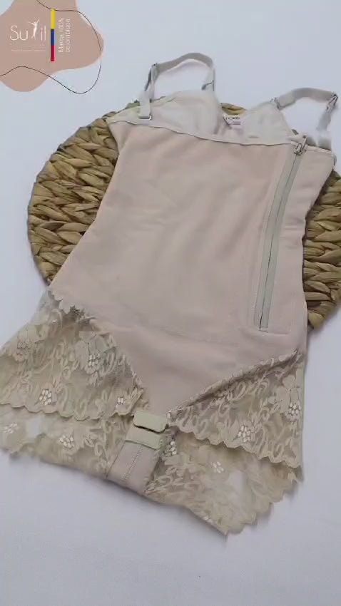 Video demostrativo de faja cachetero térmico Sutil Fajas - Detalle en movimiento de cierre lateral, costuras planas de alta resistencia y acabados moldeadores.